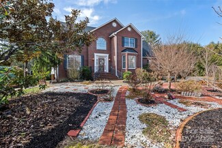 149 Southbrook Ln, Fletcher, NC 28732