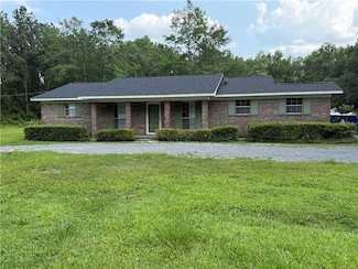175 Salco Rd E, Axis, AL 36505