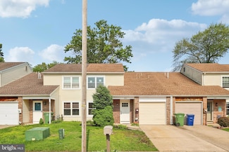 304 Foxwood Ln, Marlton, NJ 08053
