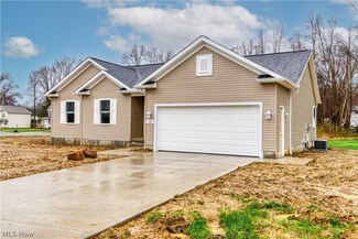 5389 Winding Creek Dr, Ravenna, OH 44266