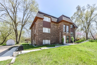 9275 Brookside Dr Unit A, Whitmore Lake, MI 48189