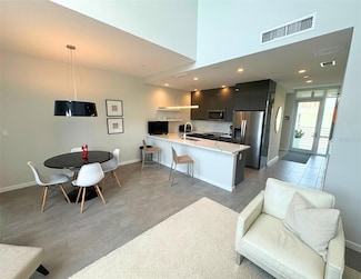 1350 5th St Unit 205, Sarasota, FL 34236
