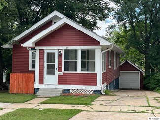 2411 N 60th St, Omaha, NE 68104