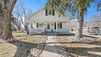 112 East St, Excelsior Springs, MO 64024