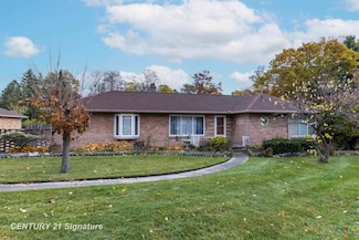 103 Lincoln Dr, Bay City, MI 48706