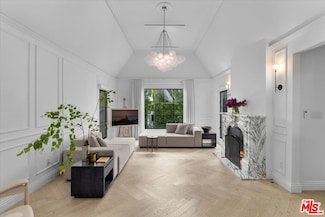 161 S Laurel Ave, Los Angeles, CA 90048