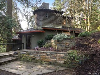 18420 24th Place NE, Lake Forest Park, WA 98155