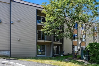 14600 NE 32nd St Unit I16, Bellevue, WA 98007