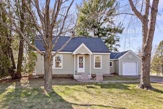 20 Milbert Rd, Hopkins, MN 55305