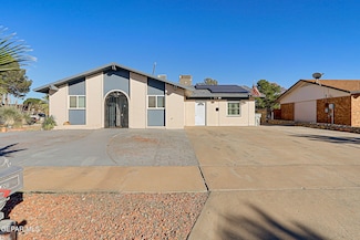 2624 Lake Victoria Dr, El Paso, TX 79936