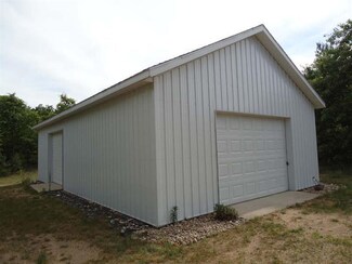 1855 Draper Dr, Stanton, MI 48888