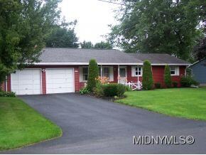 27 Clarion Dr, Whitesboro, NY 13492