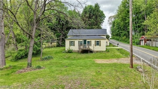 8055 Dolphin St SW, Bolivar, OH 44612