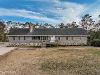 669 Vista Lake Dr, Manteo, NC 27954