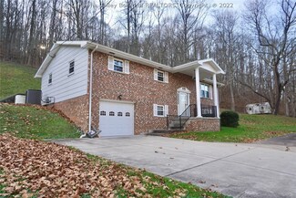 3920 Indian Creek Rd, Elkview, WV 25071