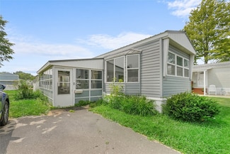 2718 E Park Ln, Erie, PA 16506