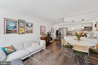 2101 17 Chestnut St Unit 819, Philadelphia, PA 19103