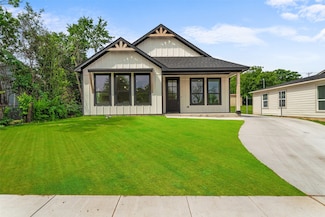 2915 NW Loraine St, Fort Worth, TX 76106
