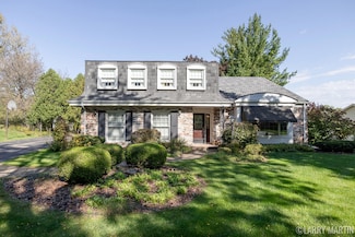 1070 Applewood Dr NE, Grand Rapids, MI 49505