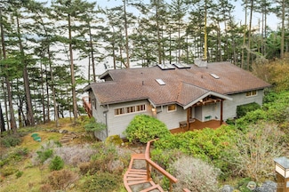 976 San Juan Dr, Friday Harbor, WA 98250