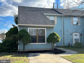 12 Hewitt Ln, Sicklerville, NJ 08081