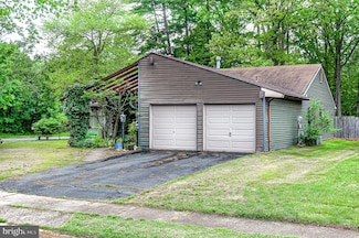 30 Patricia Ln, Sicklerville, NJ 08081