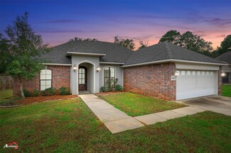 9445 N Pointe Cir, Greenwood, LA 71033