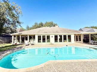 3915 Pleasant Valley Dr, Missouri City, TX 77459