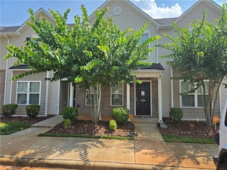 334 Hidden Timber Ln, Greensboro, NC 27405