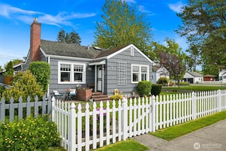 1060 Peace Portal Dr, Blaine, WA 98230