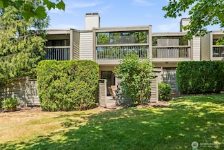 22701 Lakeview Dr Unit D5, Mountlake Terrace, WA 98043