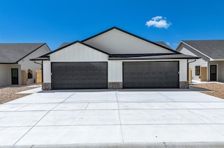 511 E Harper St, Valley Center, KS 67147