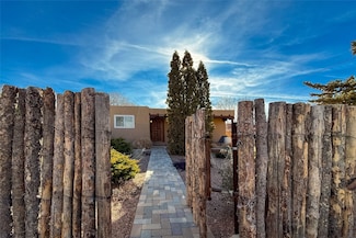 222 E Houghton St, Santa Fe, NM 87505
