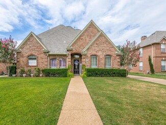 2809 Mesa Ct, Hurst, TX 76054