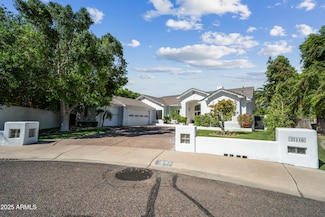 210 E Cactus Wren Dr, Phoenix, AZ 85020