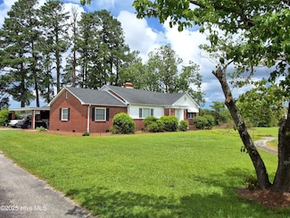 1385 Willoughby Rd, Tabor City, NC 28463