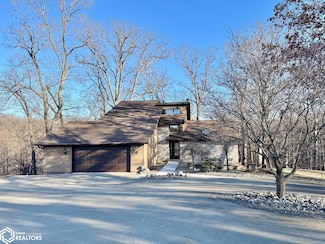 2962 Woodland Dr, Burlington, IA 52601