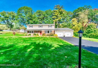 32 Walden Glen, Ballston Lake, NY 12019