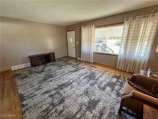 591 Ingalls Rd, Akron, OH 44312