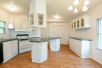 19250 Amy Ln, Porter, TX 77365