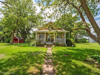 2385 Holliwell Bridge Rd, Winterset, IA 50273