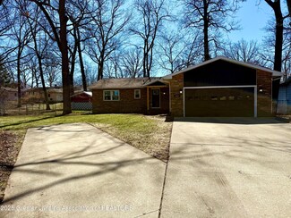 1613 Shady Oak Ln, Lansing, MI 48906