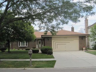 614 E Pennsylvania Ct, Arlington Heights, IL 60005