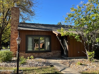 4570 Belmont Rd, Grand Forks, ND 58201