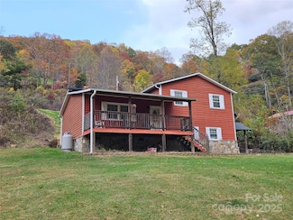 1227 Georges Fork Rd, Burnsville, NC 28714