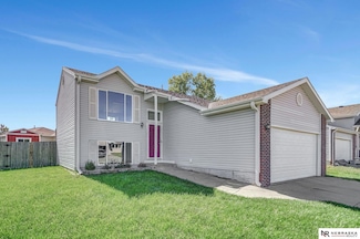 4135 W Huntington Ave, Lincoln, NE 68524