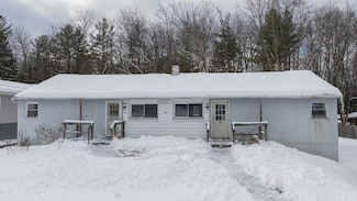 110 Traver Rd, Gansevoort, NY 12831