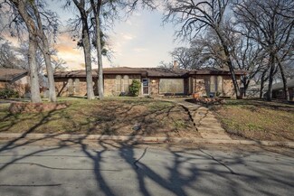 1805 Woodridge Dr, Arlington, TX 76013