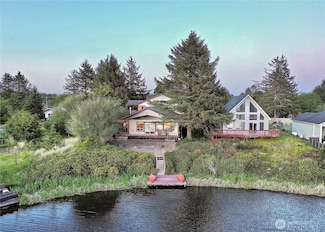 137 N Razor Clam Dr SW, Ocean Shores, WA 98569