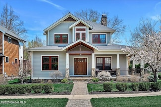 20 Oak Ridge Blvd, Saratoga Springs, NY 12866
